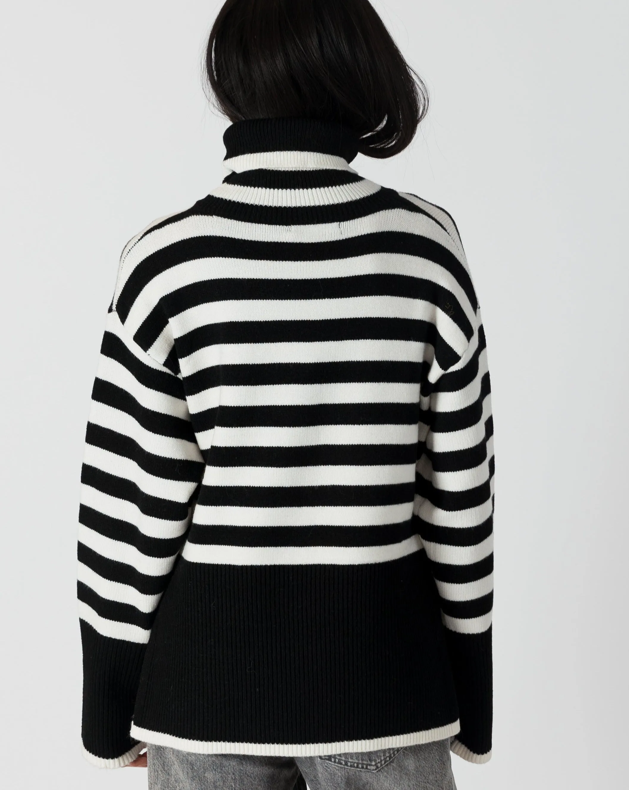 Lyla and Luxe Bronwyn Turtleneck