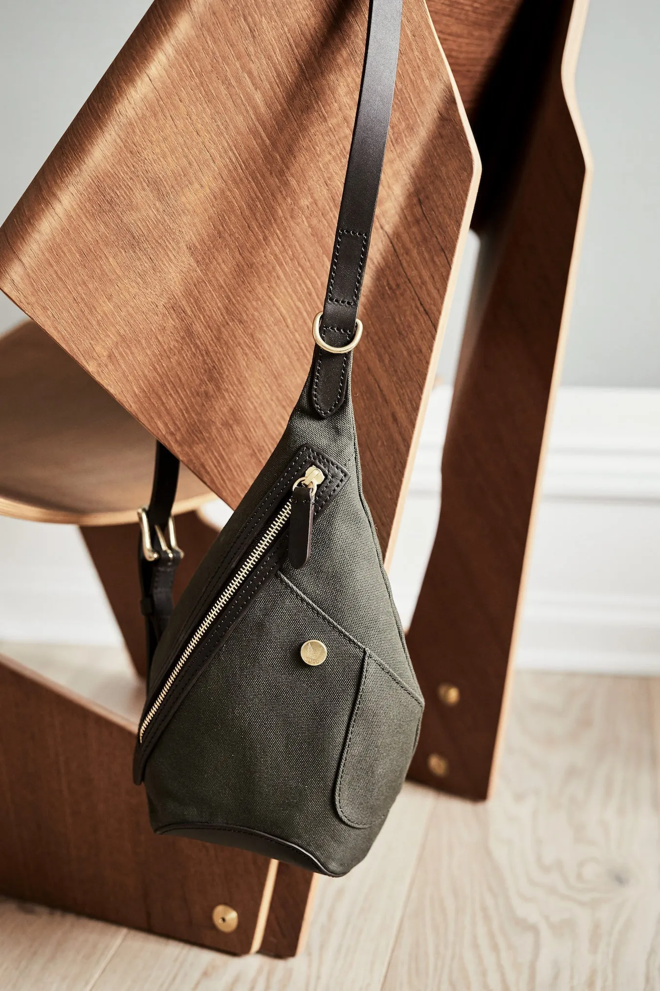 M/S Drop Bag – Into the Deep/Black
