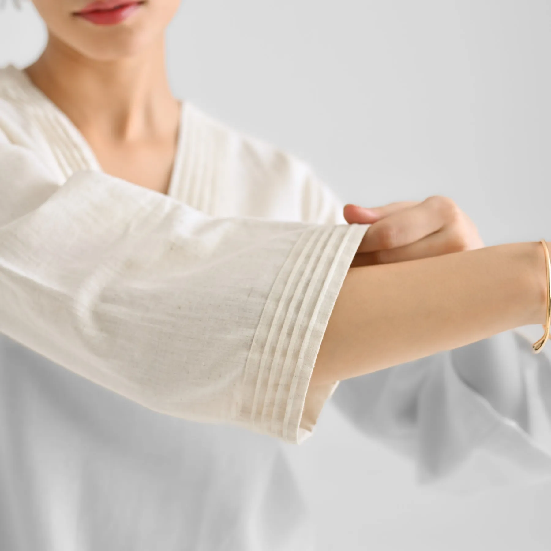 Off White Linen Cotton Tunic with Pintuck V Neckline & Sleeve Detail
