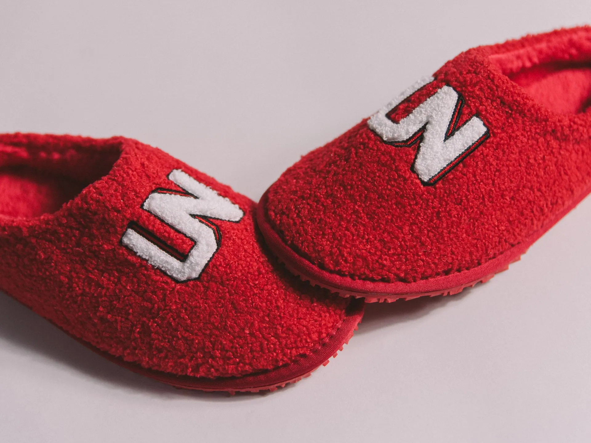 UNHEARDOF Core Logo Indoor House Slippers 'Clifford'