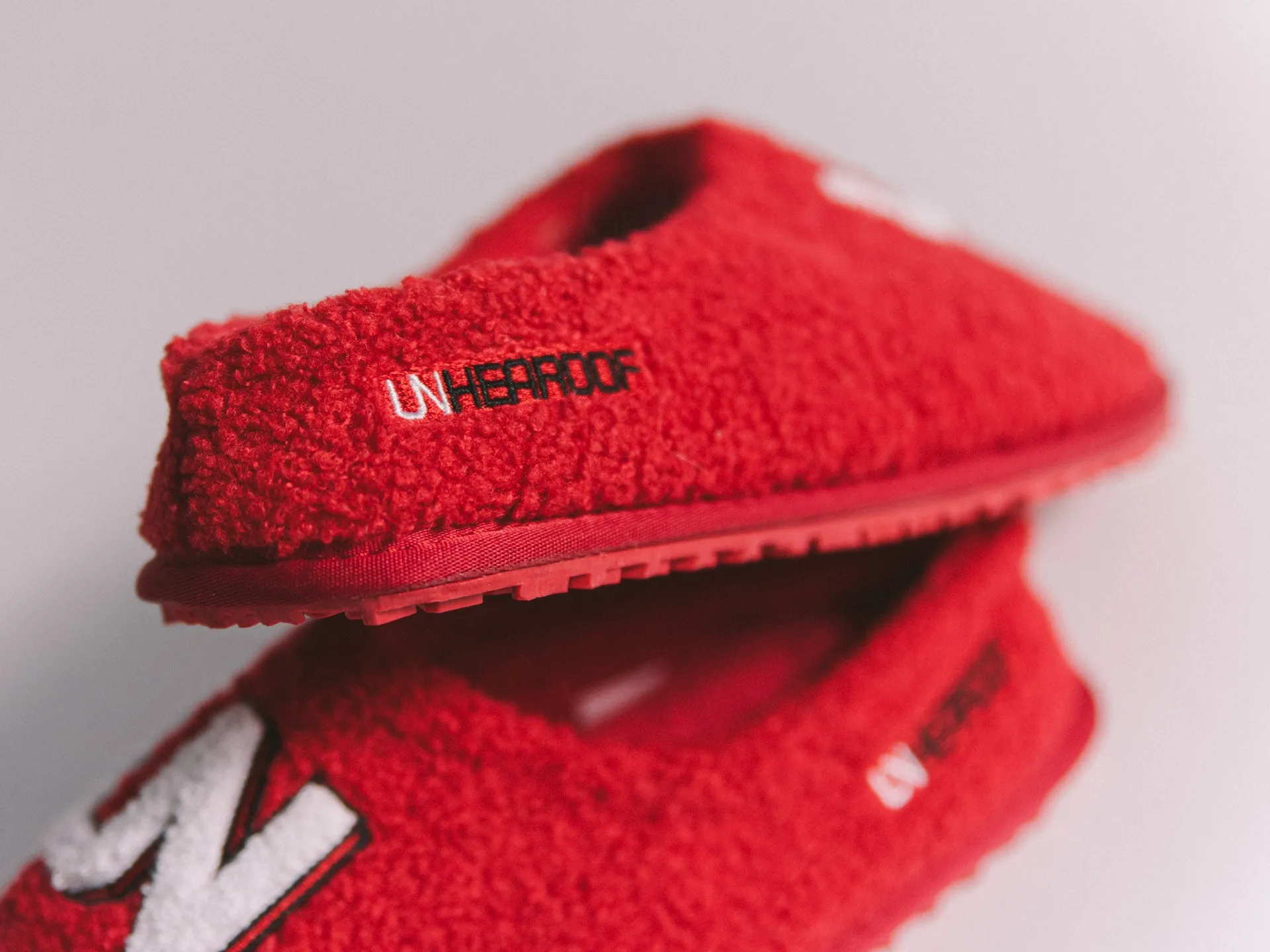 UNHEARDOF Core Logo Indoor House Slippers 'Clifford'